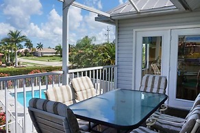 KEN407 5 Bedroom Holiday Home by Marco Naples Vacation Homes