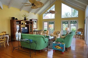 KEN407 5 Bedroom Holiday Home by Marco Naples Vacation Homes