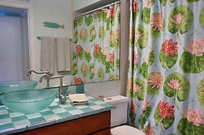 KEN407 5 Bedroom Holiday Home by Marco Naples Vacation Homes