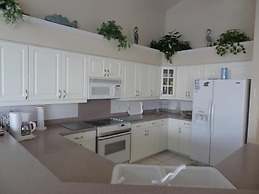 KEN486 3 Bedroom Holiday Home by Marco Naples Vacation Homes