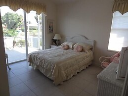 KEN486 3 Bedroom Holiday Home by Marco Naples Vacation Homes