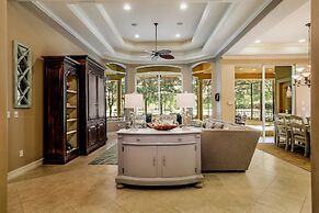 MAJ8978 4 Bedroom Holiday Home by Marco Naples Vacation Homes