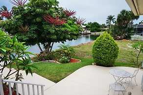 MANOR41 3 Bedroom Holiday Home by Marco Naples Vacation Homes