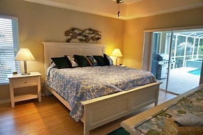 MANOR41 3 Bedroom Holiday Home by Marco Naples Vacation Homes