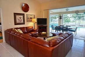 MANOR41 3 Bedroom Holiday Home by Marco Naples Vacation Homes