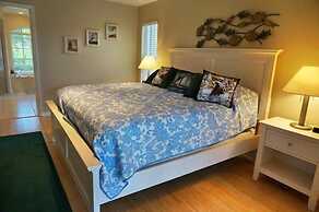 MANOR41 3 Bedroom Holiday Home by Marco Naples Vacation Homes