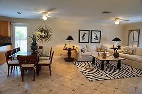 NP100TH 712 3 Bedroom Holiday Home by Marco Naples Vacation Homes