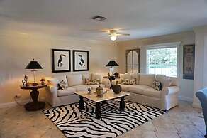 NP100TH 712 3 Bedroom Holiday Home by Marco Naples Vacation Homes