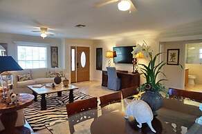 NP100TH 712 3 Bedroom Holiday Home by Marco Naples Vacation Homes