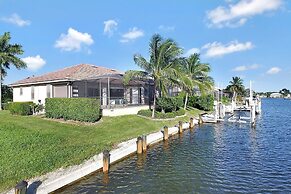 SMARCO1601 4 Bedroom Holiday Home by Marco Naples Vacation Homes