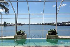 SMARCO919 5 Bedroom Holiday Home by Marco Naples Vacation Homes