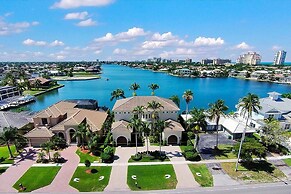 SMARCO919 5 Bedroom Holiday Home by Marco Naples Vacation Homes