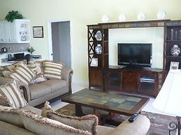 SPIN451 3 Bedroom Holiday Home by Marco Naples Vacation Homes