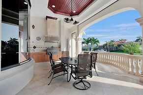 SPIN509 4 Bedroom Holiday Home by Marco Naples Vacation Homes