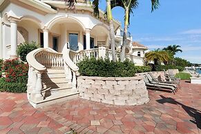 SPIN509 4 Bedroom Holiday Home by Marco Naples Vacation Homes