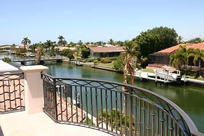 SPIN509 4 Bedroom Holiday Home by Marco Naples Vacation Homes