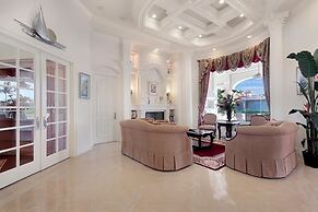 SPIN509 4 Bedroom Holiday Home by Marco Naples Vacation Homes