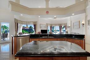 SPIN509 4 Bedroom Holiday Home by Marco Naples Vacation Homes