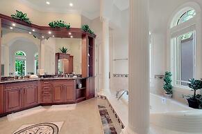 SPIN509 4 Bedroom Holiday Home by Marco Naples Vacation Homes