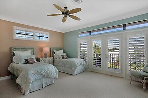 SPIN516 5 Bedroom Holiday Home by Marco Naples Vacation Homes