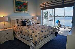 TO1120 4 Bedroom Holiday Home by Marco Naples Vacation Homes