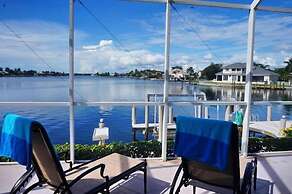 TO1120 4 Bedroom Holiday Home by Marco Naples Vacation Homes