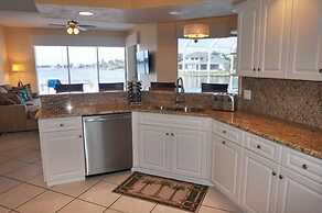 TO1120 4 Bedroom Holiday Home by Marco Naples Vacation Homes