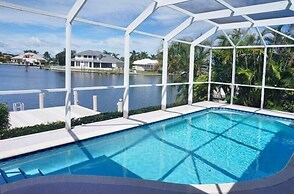 TO1120 4 Bedroom Holiday Home by Marco Naples Vacation Homes