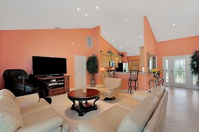 WH1074 3 Bedroom Holiday Home by Marco Naples Vacation Homes