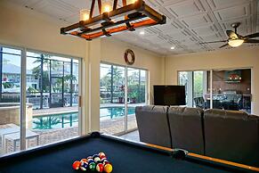 TW330 5 Bedroom Holiday Home by Marco Naples Vacation Homes