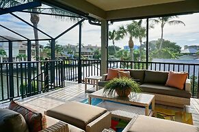 TW330 5 Bedroom Holiday Home by Marco Naples Vacation Homes