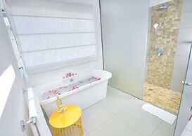 Corail Bleu Private Pool & Garden Villas with LOV