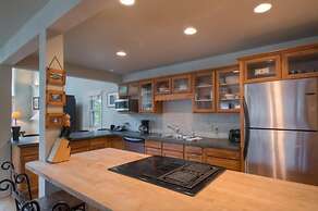 Bachman Village 19 4 Bedroom Holiday home By Accommodations in Telluri