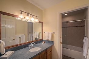 Bachman Village 19 4 Bedroom Holiday home By Accommodations in Telluri