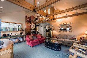 Lulu City 3F 2 Bedroom Condo By Accommodations in Telluride