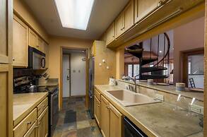 Lulu City 3F 2 Bedroom Condo By Accommodations in Telluride