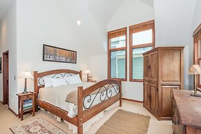 Pacific Street 3 Bedroom Condo By Accommodations in Telluride