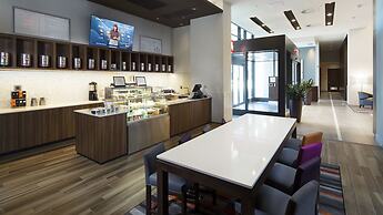 Holiday Inn Hotel & Suites Montreal Centre-ville Ouest by IHG