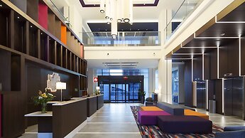 Holiday Inn Hotel & Suites Montreal Centre-ville Ouest by IHG