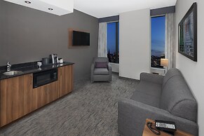 Holiday Inn Hotel & Suites Montreal Centre-ville Ouest by IHG