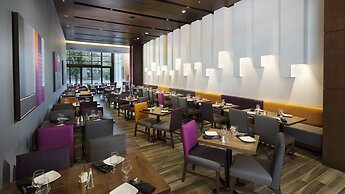 Holiday Inn Hotel & Suites Montreal Centre-ville Ouest by IHG