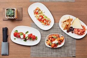 AC Hotel by Marriott Cincinnati at The Banks