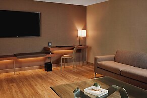 AC Hotel by Marriott Cincinnati at The Banks