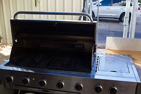 Down Under Hostels on Harriet