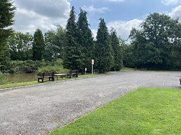 Pinewood Lodge