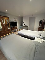 Pinewood Lodge