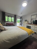 Pinewood Lodge