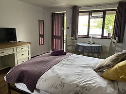 Pinewood Lodge