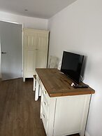 Pinewood Lodge