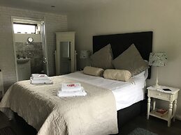 Pinewood Lodge